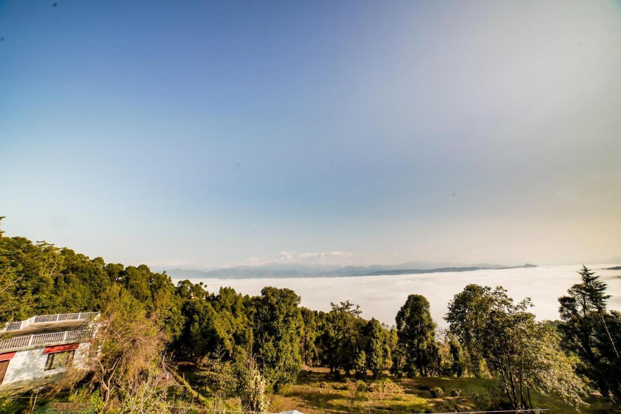 Capital O 47240 Hotel Blossom Resort Kausani Exteriör bild