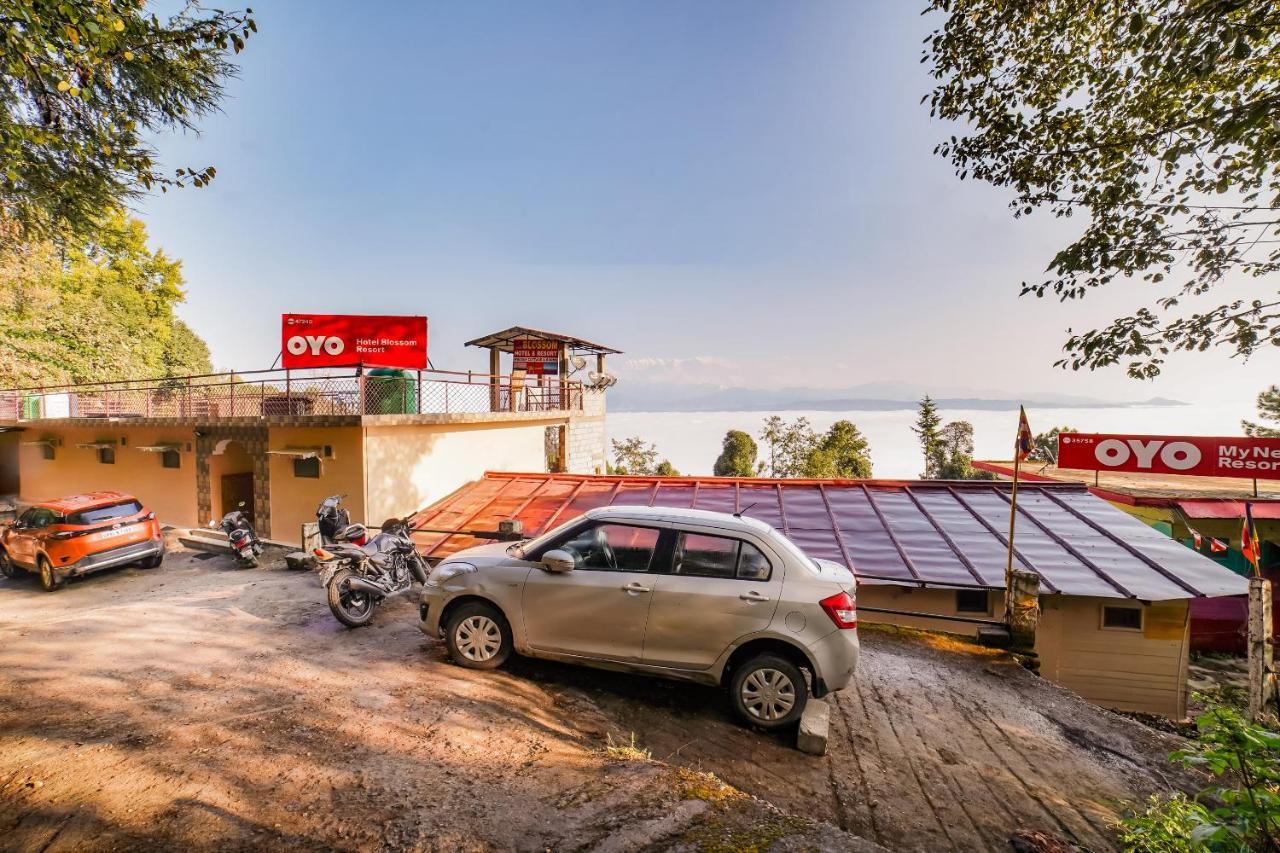 Capital O 47240 Hotel Blossom Resort Kausani Exteriör bild